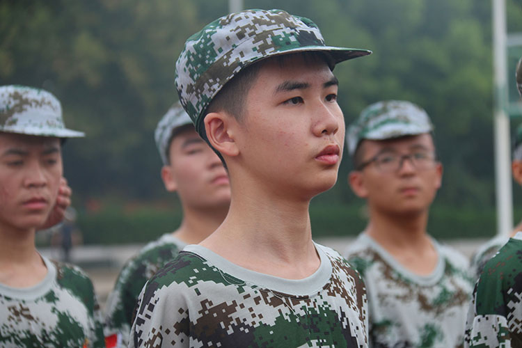 图片9：军训现场.JPG