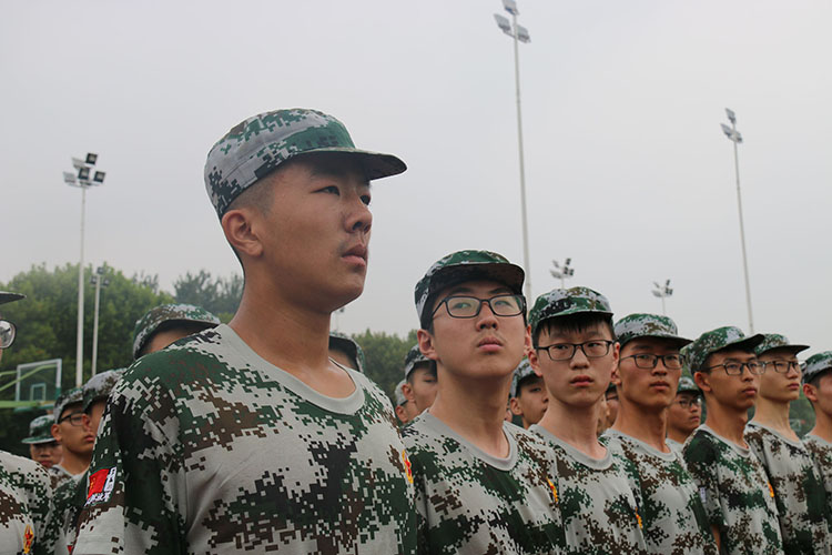 图片10：向右看齐.JPG