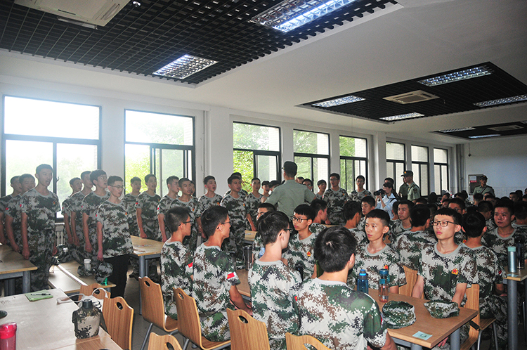 图片5：军歌嘹亮.JPG