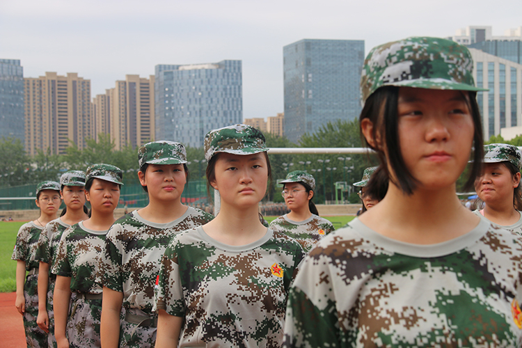 图片1：军姿练习.JPG