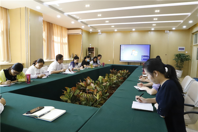 LOGIN_焦点娱乐·(官方)代理招商直营平台
党委委员、校长助理田玉宝安排部署国际部新学期德育工作.JPG