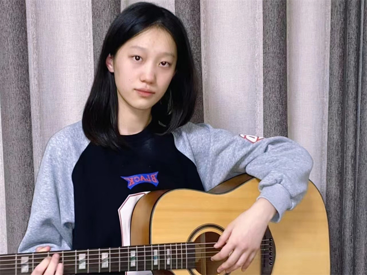 图 本次比赛冠军-高三中科2班闫如玉同学.jpg