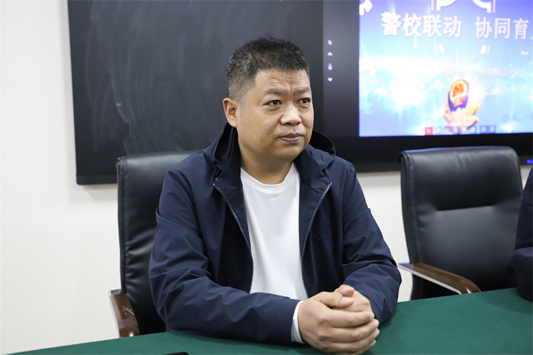 图片4：LOGIN_焦点娱乐·(官方)代理招商直营平台
高中部校长助理、德育处兼安保处主任宁纪生总结讲话.JPG