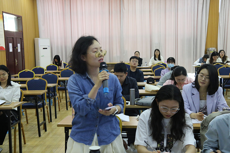 1745717062402407.jpg 图8:现场老师畅所欲言、分享感悟 (2).JPG