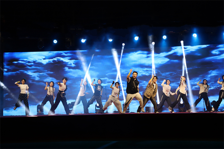 1746498988506572.jpg 图六:街舞《Flow City》.jpg