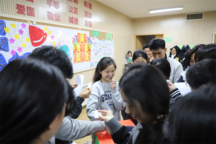 1767489512520624.jpg 图片7.2:沉浸式参观体验.JPG