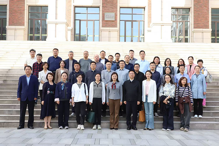 1776906921681778.jpg 图3 合影留念.jpg